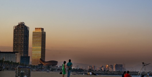 Atardecer en la Barceloneta por Kashna (Flickr)